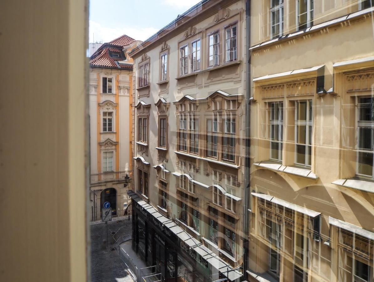 Karlova - Old Town Apartment — Photos 1