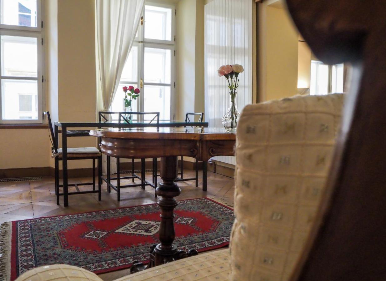Karlova - Old Town Apartment — Photos 3